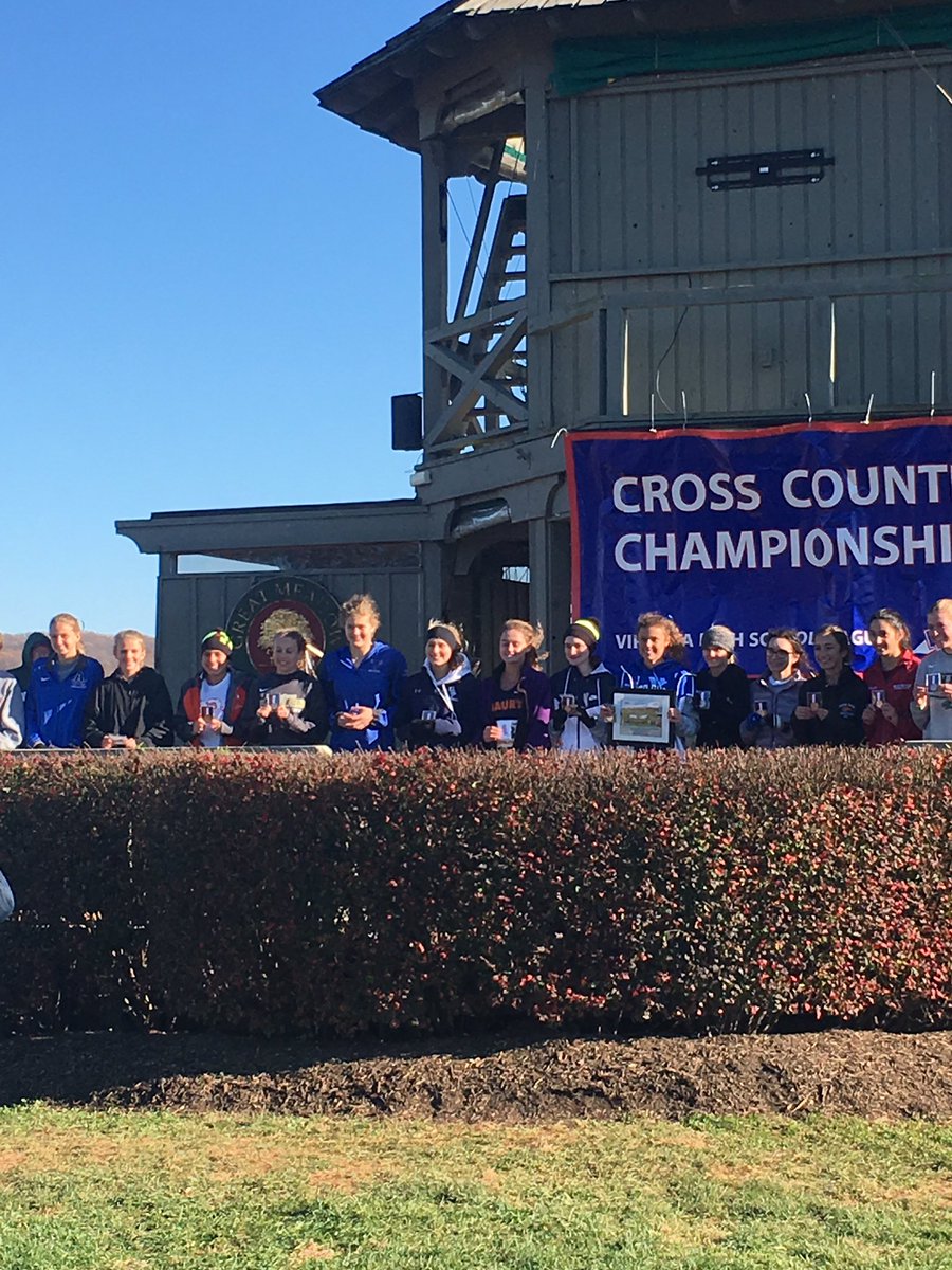 Congratulations to Abby Church for her 6th place finish at the VHSL Class 5 Cross Country Championships!