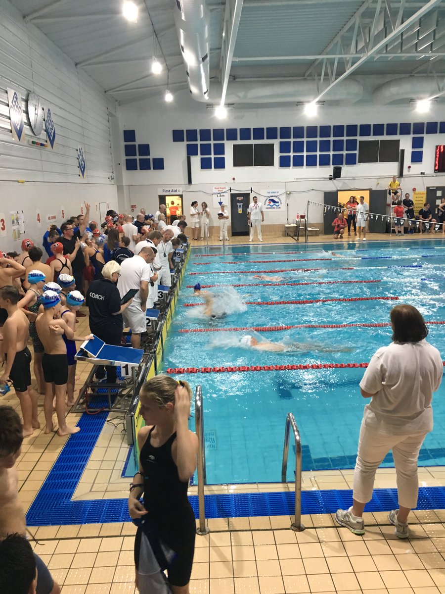 And we’re off!! @Natswimleague @DorkingSwimClub @FNSCNews @ReadingSwimClub @LeatherheadSwim @bluefins