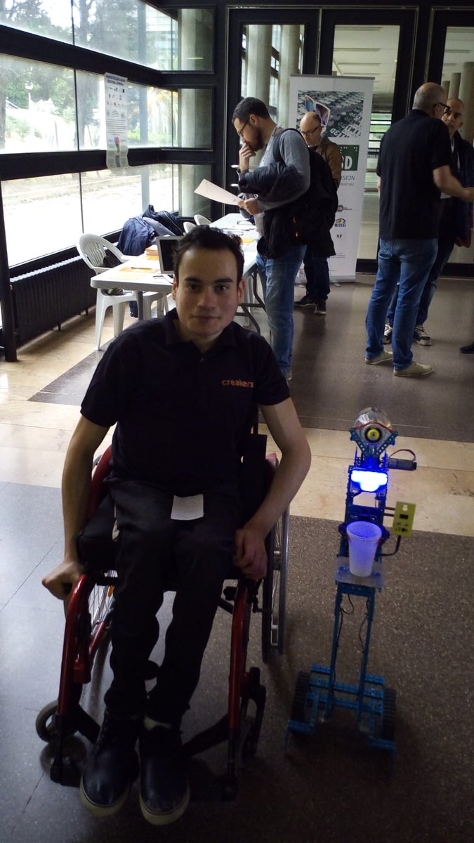 mmtoran's tweet photo. Hoy expusimos el proyecto #creakers de la red @fablabvlc y la próxima propuesta formativa sobre #designthinking que estamos preparando para @CEFIREambitCTEM durante la feria del #congrésCTEM18 Diego y yo estuvimos atendiendo a todas aquellas personas interesadas en lo que hacemos https://t.co/6SqysWr8sa