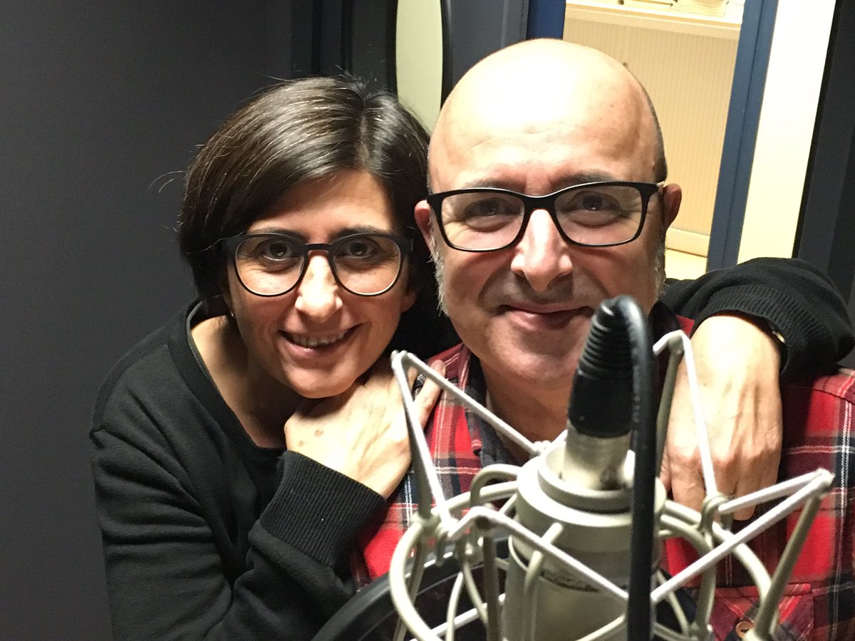 I la Veu? Ella és nostra veu oculta, la veu de l’equip, carregada d’ironia i un punt de mala llet. Amor incondicional per la <a href="/natzafarre/">natza farré</a>, imprescindible sempre. I no us deixeu enganyar: són molt amics.