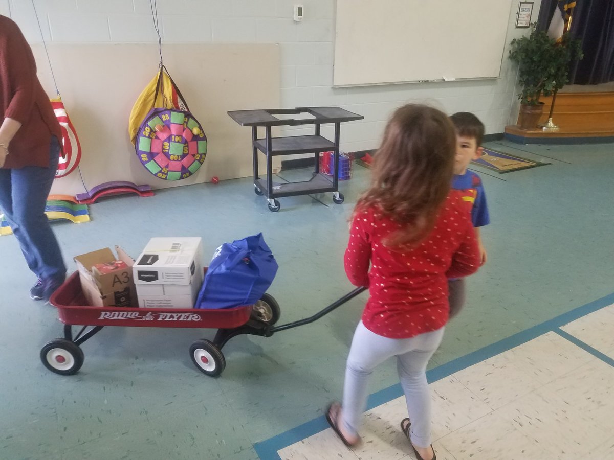 careysclassmes's tweet photo. Made it to @MaysvilleNC with supplies.  Thanks @MustangsPTA and @MorrisvilleElem  for helping us deliver everything! #whatanawesomeday, #clubunified, #helpingmesmustangs https://t.co/SDsLOdrHOc