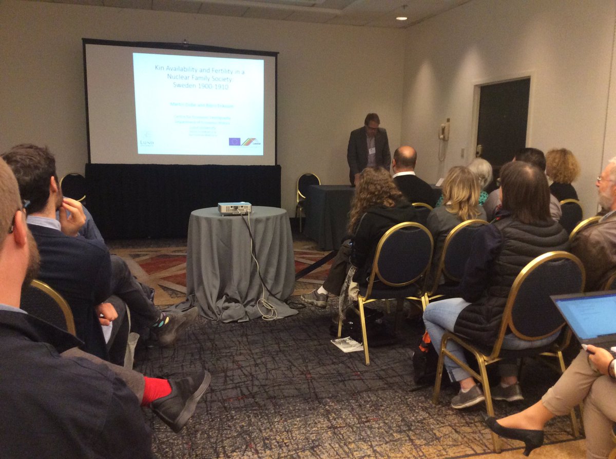 evanrobertsnz's tweet photo. So full for the session on Kinship, gender, and reproduction at #SSHA18 #SSHA2018 that people have dragged in chairs from other rooms. Also one of the highest number of authors for a single session. https://t.co/wOQFbnZP7S