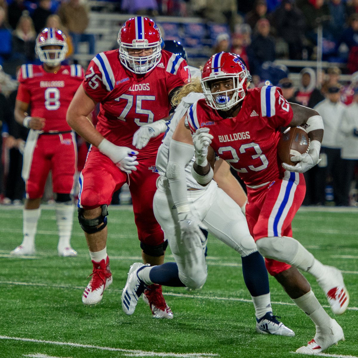At the Half, #LaTech Bulldogs up 7-3 against <a href="/RiceFootball/">Rice Football</a>  #HBTD #latechtalk #latechspeak #latechlagniappe #EverLoyalBe #WeAreLaTech #latechfootball #BABYITSCOLDOUTSIDE