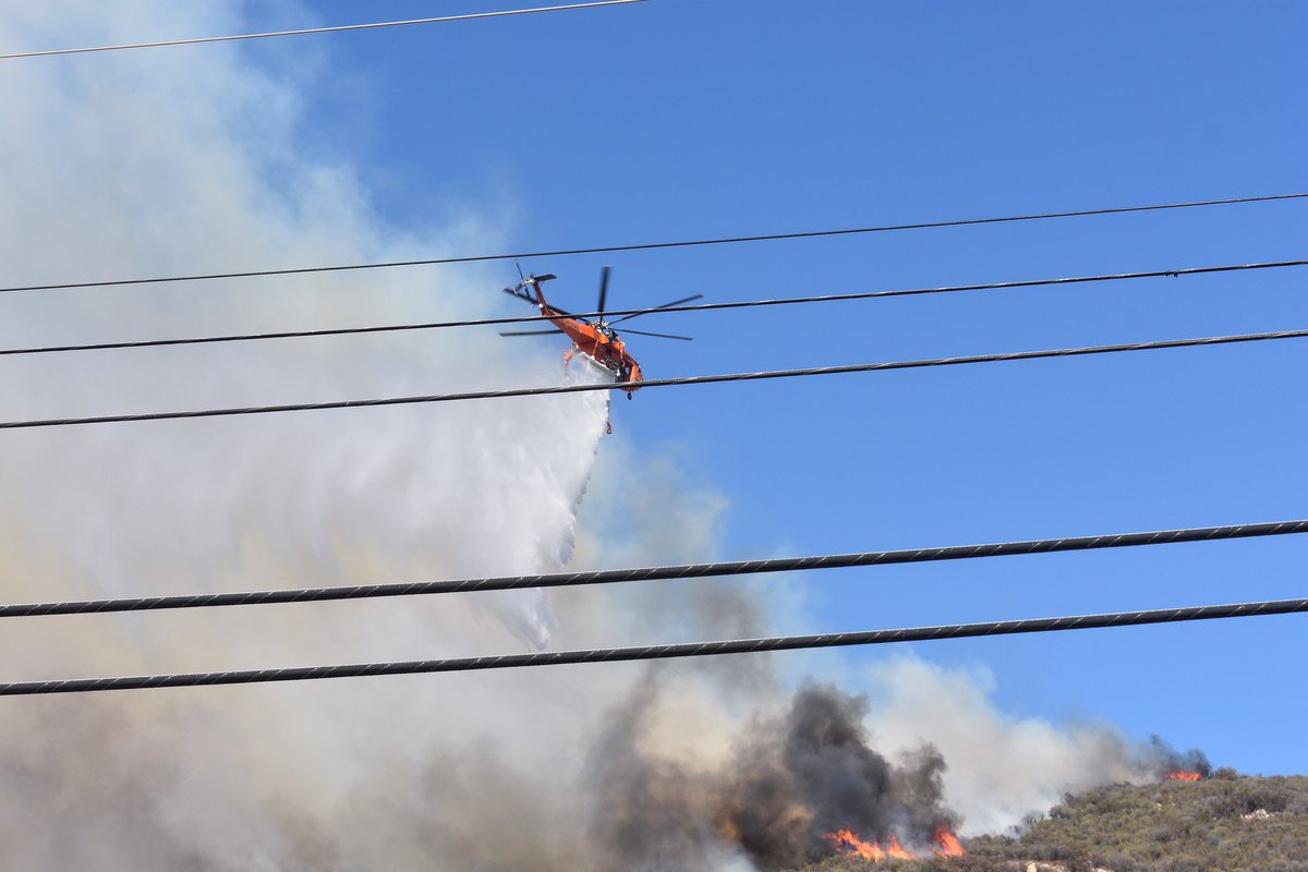 MayorOfLA's tweet image. Grateful for the incredible work of our @LAFD. With significant resources deployed supporting our partners fighting #WoolseyFire, LAFD also worked quickly in very rugged terrain to extinguish Griffith Park fire &amp;amp; protect LA Zoo, plus containing a structure fire in Arts District.