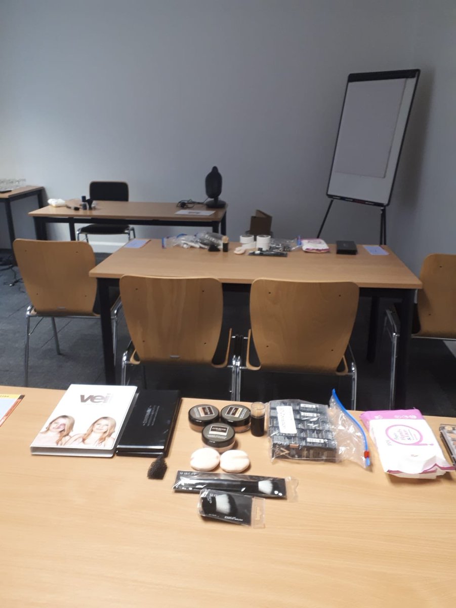 BamfordEmma's tweet image. So incredibly proud of all of our hand therapists that contributed and represented @Pulvertafthands @The_Pulvertaft  at this years #BAHT2018 conference.  I can’t wait to hear all about the new ideas you’ve all got to help us to continue to develop our practice.  Well done all 👍