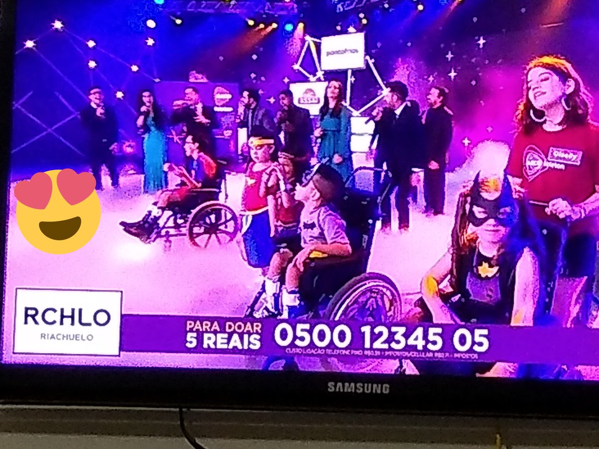 Bonito de ver o #Teleton2018 
#TeletonAACD 
Bora ajudar!
#picpay200K