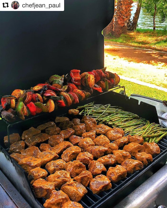 Nothing says fall like a grill full of venison and vegetables. @chefjean_paul shows us what he’s up to with his game!
.
.
#happychef #happyhunting #venison #grilling #meat #delicious