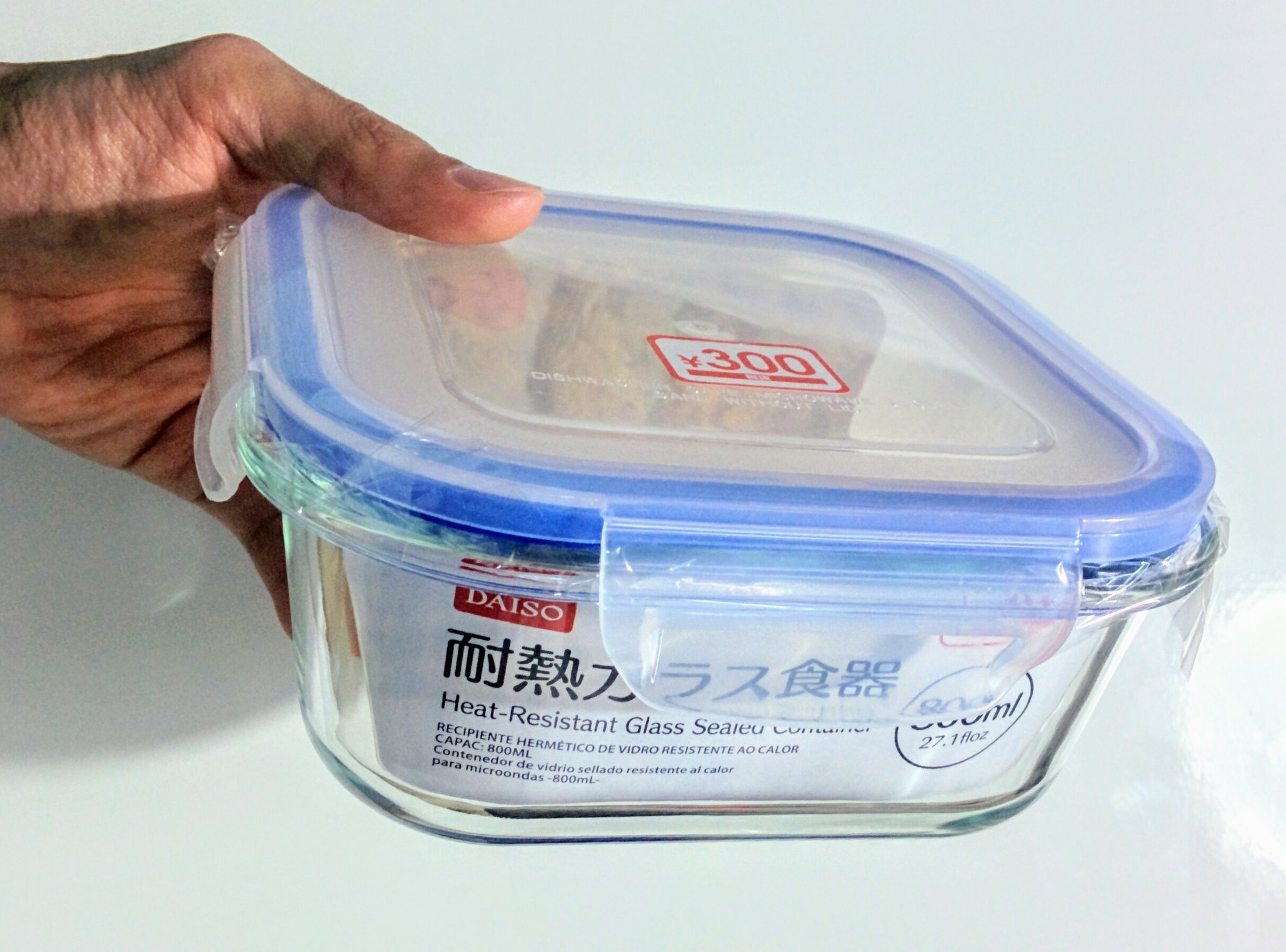 アストロ温泉鈴木 私は100円ショップで売ってたガラスのタッパーみたいなやつを使いましたが 密閉できて 圧力でベコッと凹んだりせず 適度な大きさ ならどんな容器でもいいと思います 中に入れるものより ちょっと 大きいぐらいが吉 でかすぎる