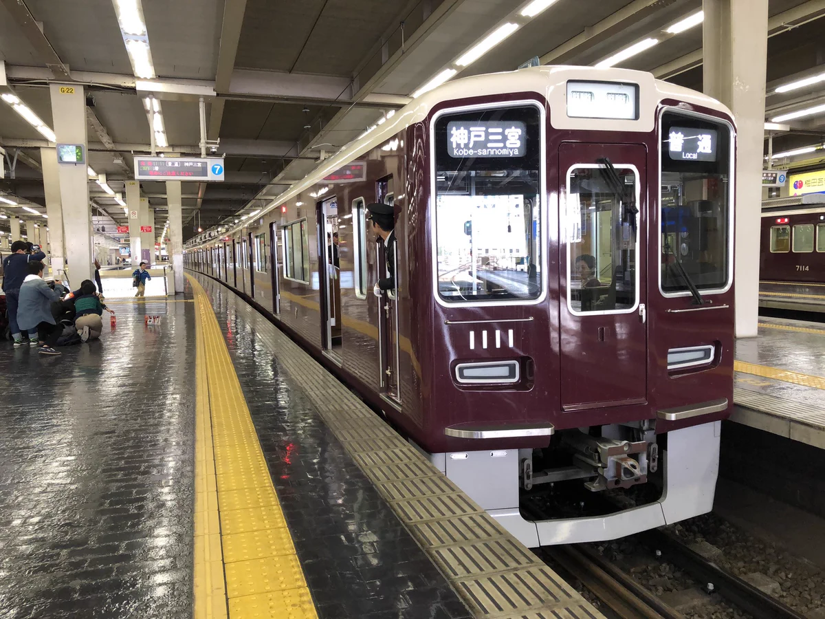 ポッキーの日の阪急電車！！粋な計らいに脱帽ｗｗｗ