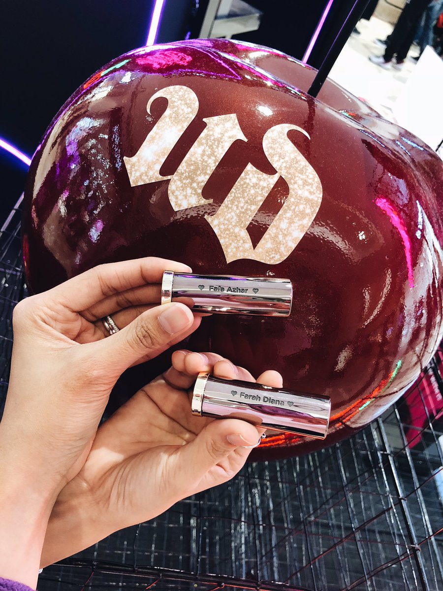 myfaradiana's tweet photo. UD Naked Cherry x meet my girl and we had engraved on our lipstick ππ #udcosmectic #vitelipstick #unicorncode https://t.co/fp4s4UIeyC