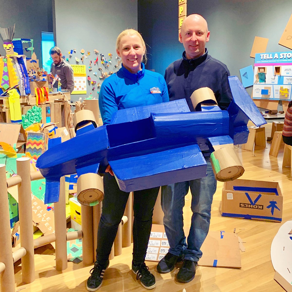 PippaMann's tweet image. Made it to 50 likes on my “before”/work in progress post! 😁👏🏻

So here’s the completed car, made in 3 hours, and solely from cardboard and tape, accompanied by Himself and I! 🤗 

#CardboardEngineering #HomeLife #HomeTown #LoveIndy