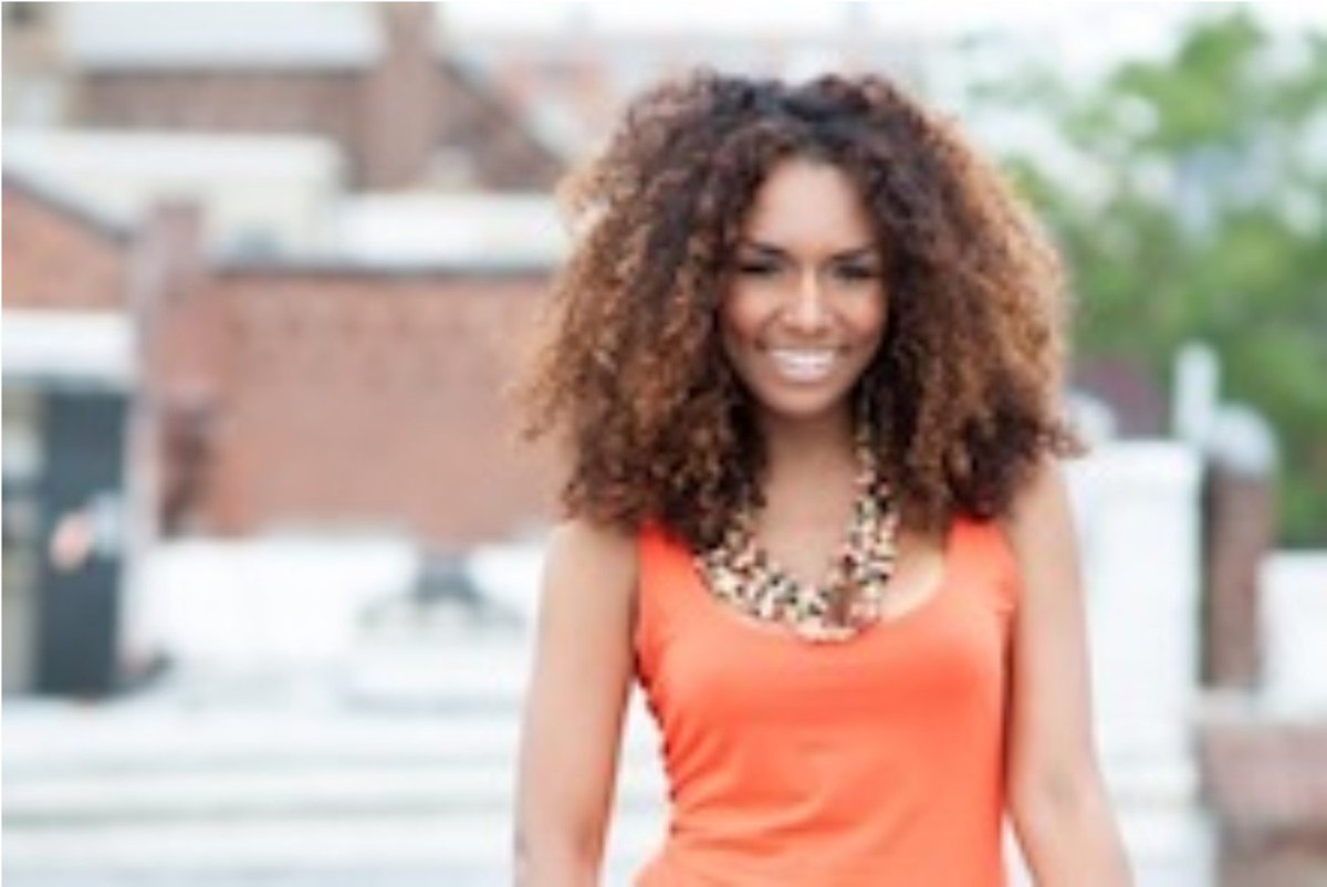 fdm_uhm's tweet photo. FDM alumna and award-winning author Janet Mock will be the commencement speaker at UHM’s graduation ceremony in December. Janet is a writer, cultural commentator, and advocate for transgender women’s rights. For more detailed information: https://t.co/Fcn1icos5e
#uhFDM #uhmFDM https://t.co/ipitkFKI5X