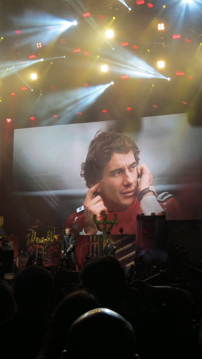 rafalima_'s tweet image. até homenagem para Ayrton Senna rolou!!! 

#SolidRock 
@judaspriest