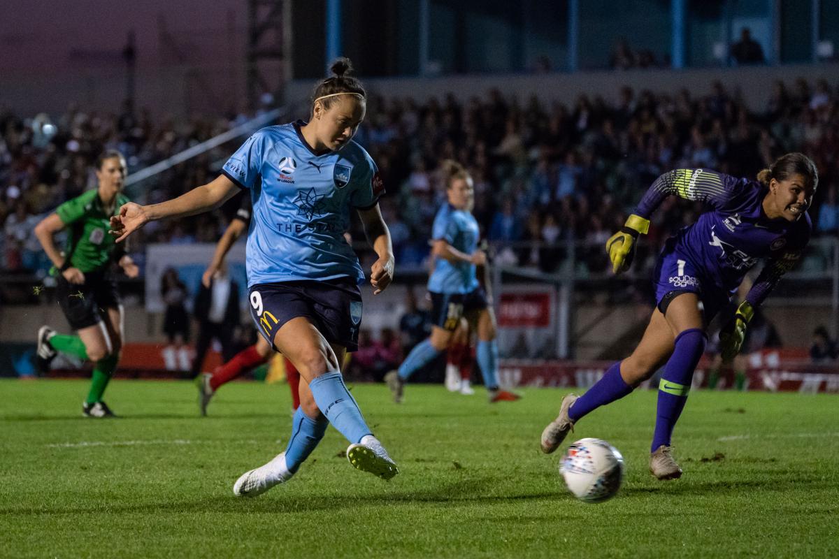 Happy birthday to Caitlin Foord who turns 24 today! 