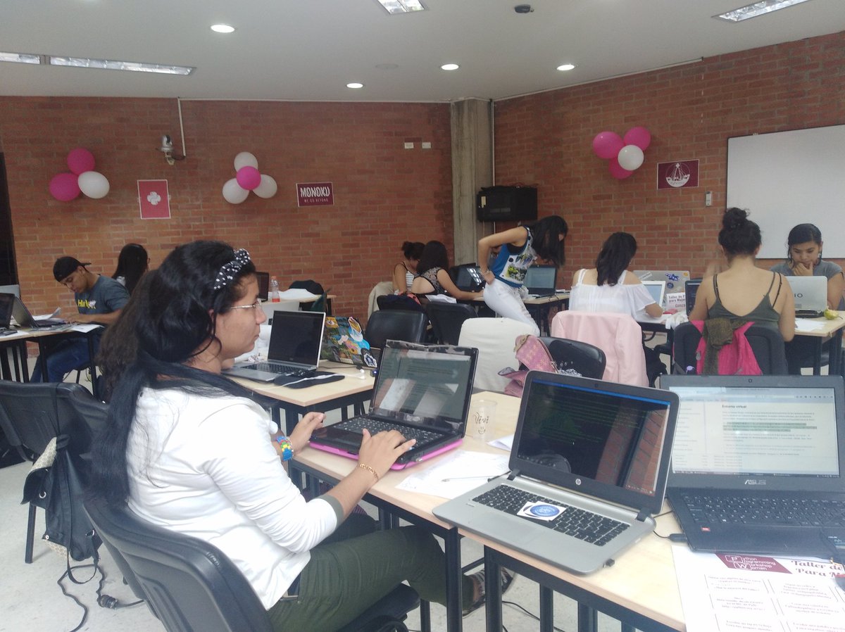 Carolina_GP_'s tweet image. Que gran experiencia se vivió hoy junto al equipo de @DjangoGirlsCo #DjangoGirls #PythonPereira #GirlPower