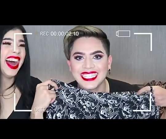 SectaZorrito's tweet photo. Que envidiaaaa, Kenia conoce a Miley Cyrus😮😂 https://t.co/8pJX4jRODo