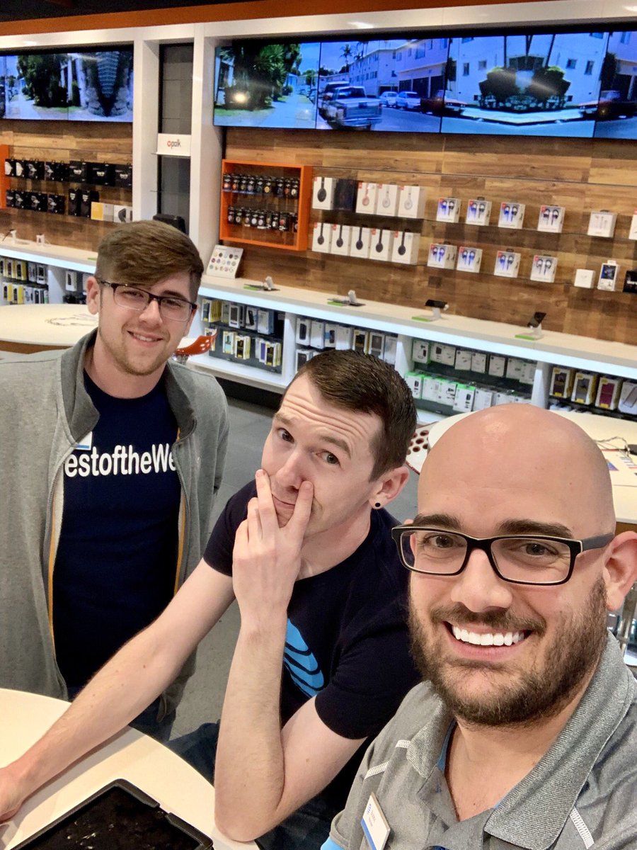 Elliott_88_'s tweet image. Shout out to my two man wrecking crew today! Short on staff they stepped up and delivered 10 Voice and 2 CRU on 13 upgrades #attachrate #takeovertampa @CattlemenRd #FloridaFuego #greentogreener #OneFLA #closingtillclosing #LifeAtATT @CristySwink @MilagrosMontout @graceFCarrillo