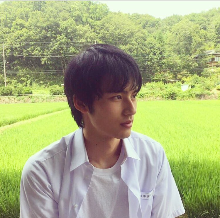 岡田健史 学ランと夏服 岡田健史 中学聖日記