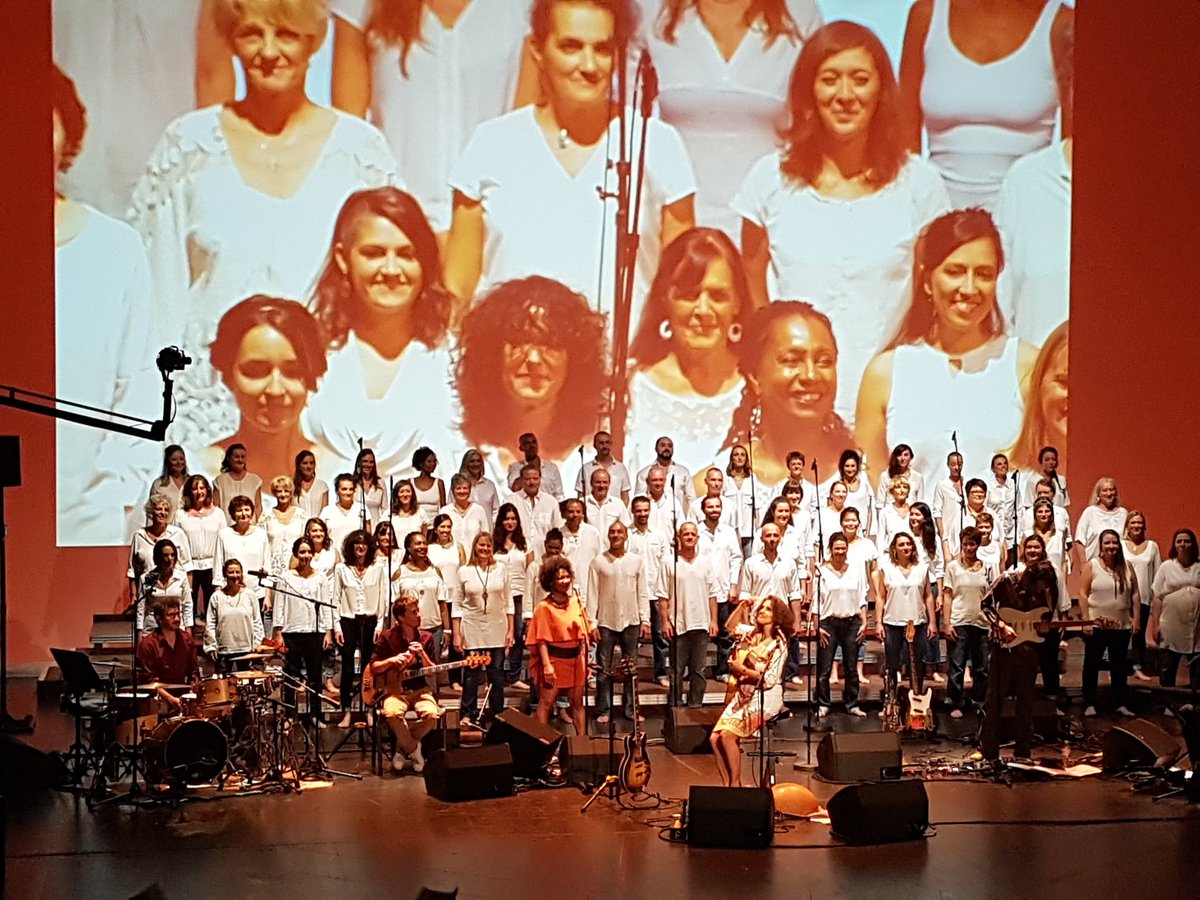 ChristineCombet's tweet photo. .@Saurel_P soutient la lutte contre le #MalLogement en mettant à disposition #OpéraComédie  @montpellier_ @Montpellier3m : grand moment de #Partage lors du #ConcertSolidaire @HabitatetHumani avec @Marianneayaomac + super musiciens et choeurMAO https://t.co/7w9wjMjCD4