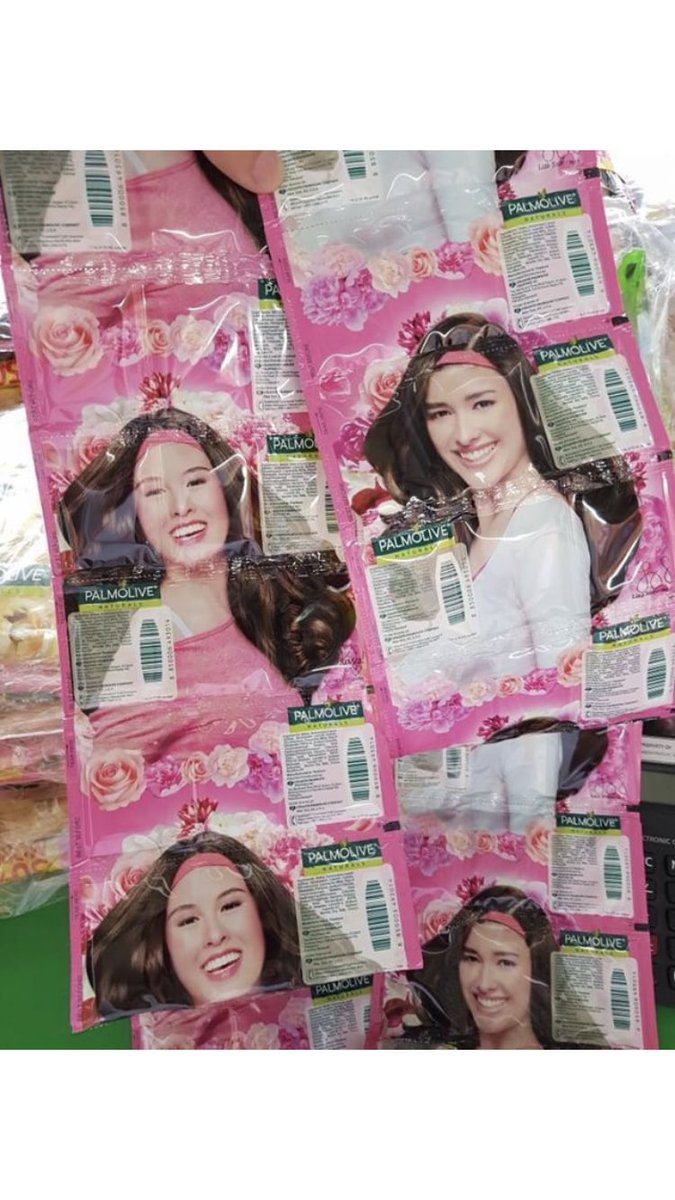 Kirkamante's tweet photo. Happy #PalmoliveGoodvibes Sunday everyone! Sharing with you
#KISSESonPALMOLIVEsachet #LIZAonPALMOLIVEsachet
@KissesDelavin__ @lizasoberano https://t.co/TeKLmUznIk