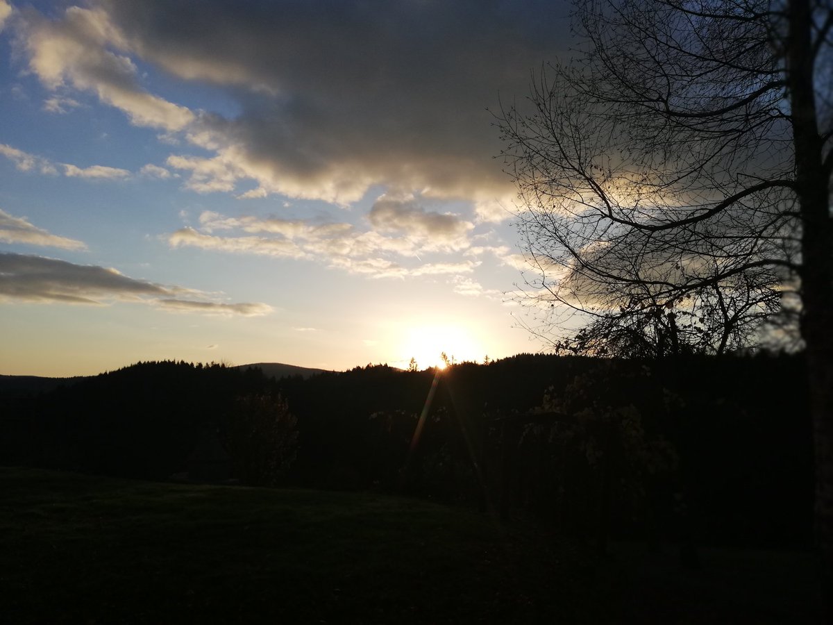 Marjan_Podobnik's tweet photo. Spokojno nedeljsko jutro v naših lepih Trubarjevih, Levstikovih in Stritarjevih krajih. Lepo Martinovo nedeljo želim. https://t.co/tt2jLXSK7o