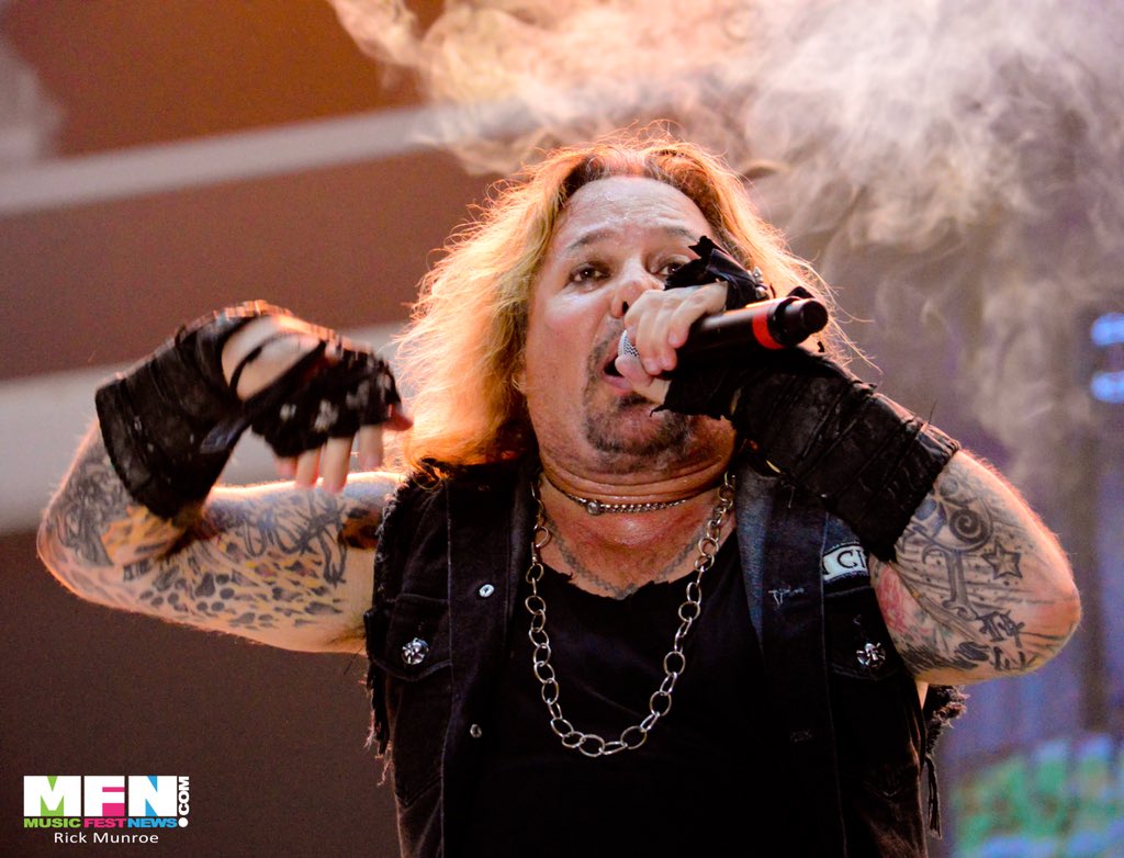 MusicFestNews_'s tweet photo. Vince Neil rocked South Florida tonight at Rockfest 80’s. What an amazing night of hits by the legendary rocker. @ROCKFESTCONCERT #rockfest80s #rockfestconcerts #vinceneil #motleycrue #rockmusic #livemusic https://t.co/HRNeJiE0Rd