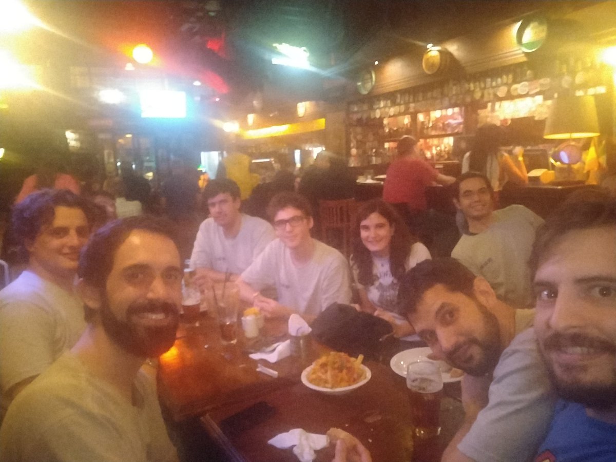 icpc_unr's tweet image. Distendiendo con los equipos! #ICPCLatinAmerica