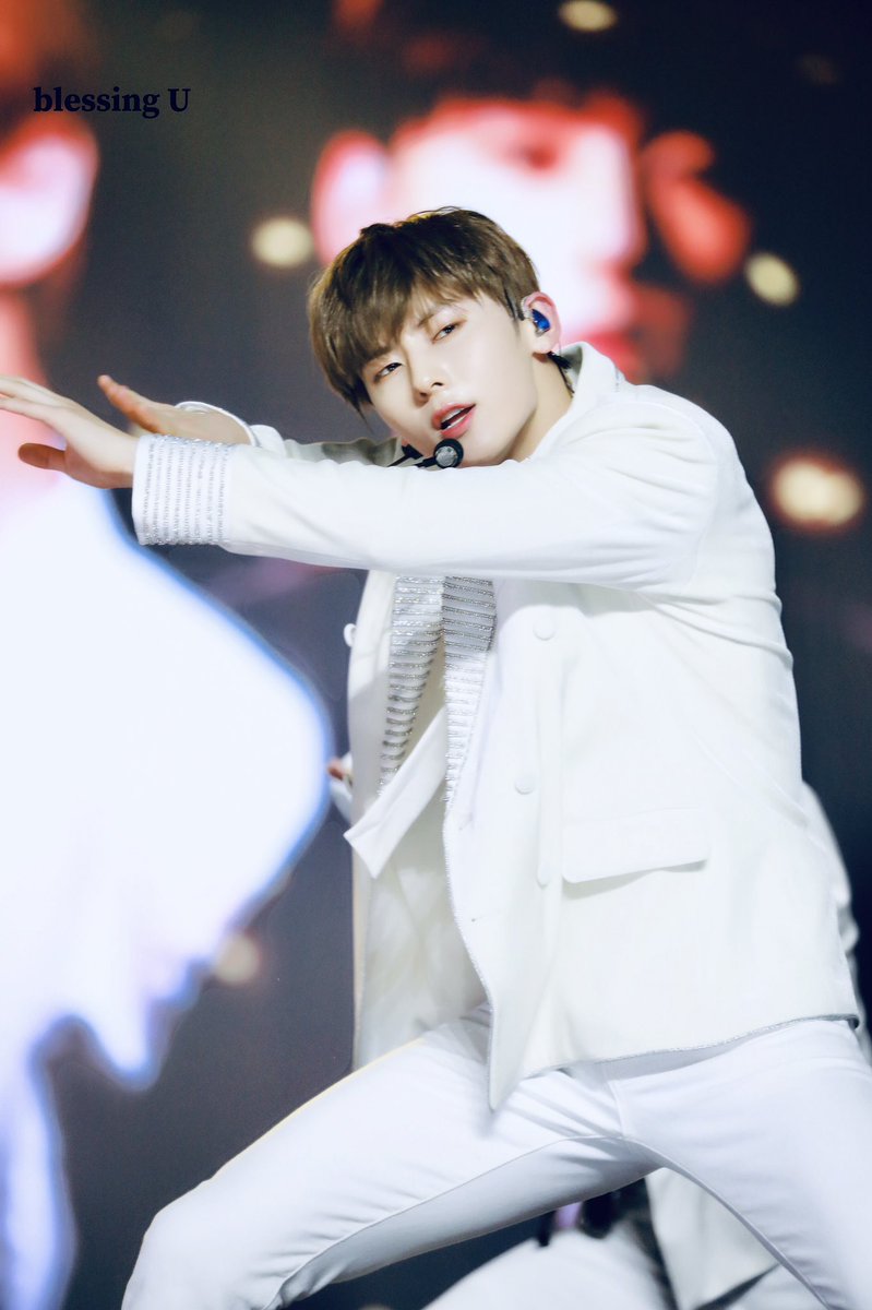 blessingu_hmh's tweet image. you&apos;re my sunshine and moonlight
#황민현