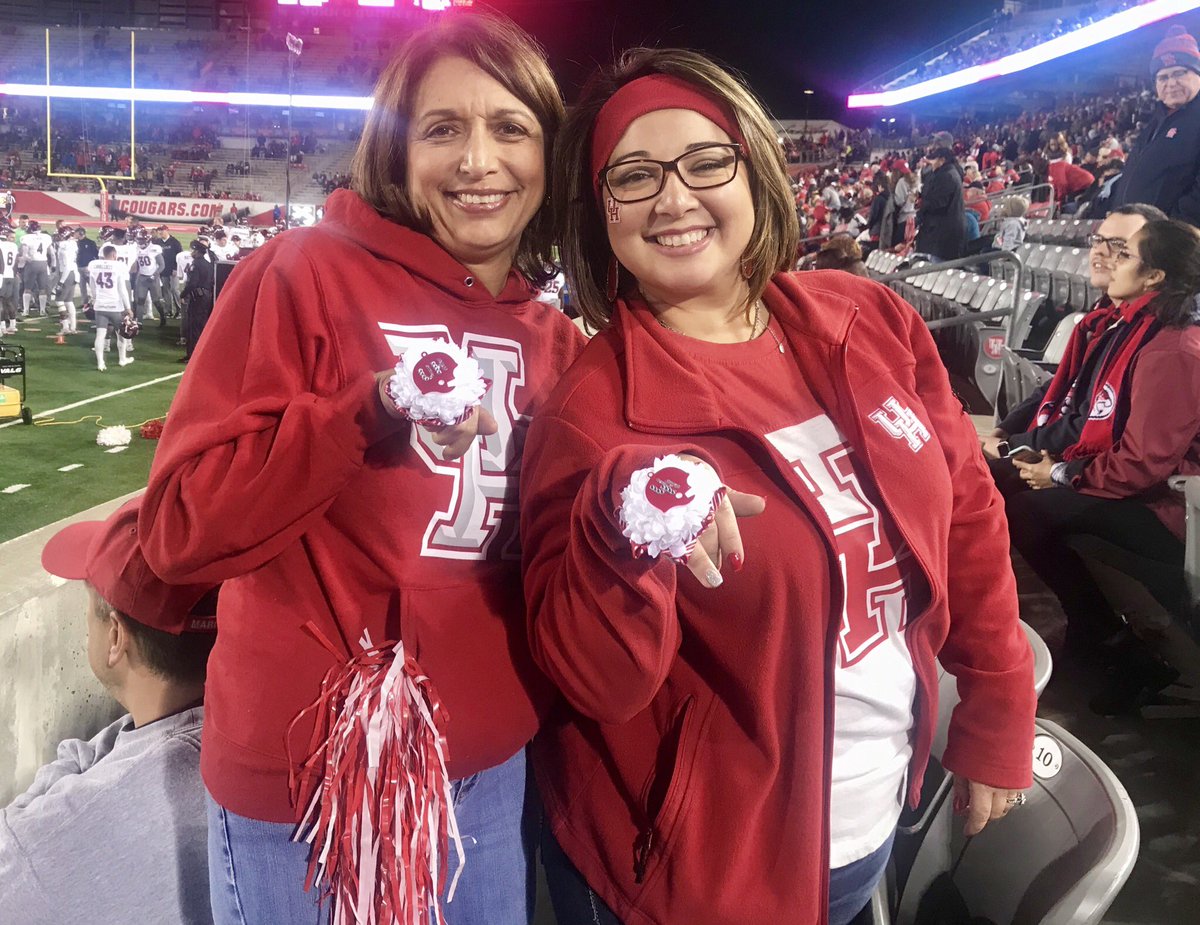 tabueno511's tweet photo. Love my @UHouston Homecoming ring!! Thanks! #HTownTakeover #whosehouse #coogshouse 🐾 https://t.co/qB6bI7Nz40