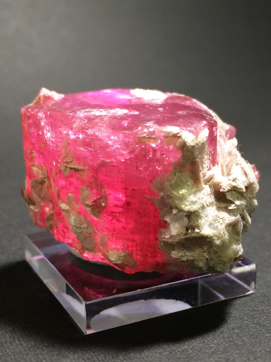 boutsu08's tweet image. １秒も働かずにトルマリンが欲しい！