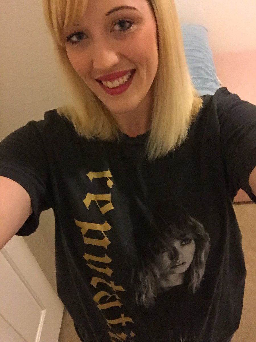 GleekAmber's tweet photo. Celebrated #1YearOfRep with a moonlight bike ride to McDonald’s to treat myself to a hot chocolate and a cookie!! Listened to reputation all the way home with Christmas vibes in the air!!! Couldn’t think of a better way to end my night 🐍✨ @taylornation13 @taylorswift13 https://t.co/mZYC9IRmXn