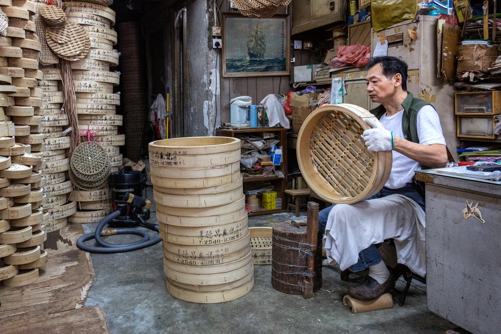 JoeLeun10695100's tweet photo. Really thrilled to receive my #RPSDistinction from @The_RPS for my portfolio on The Old One-man Small Businesses in Hong Kong. My intention was to capture and preserve, as historical records, images of these businesses before they disappear . #ARPS #Photography https://t.co/mB2Ah9xdCo