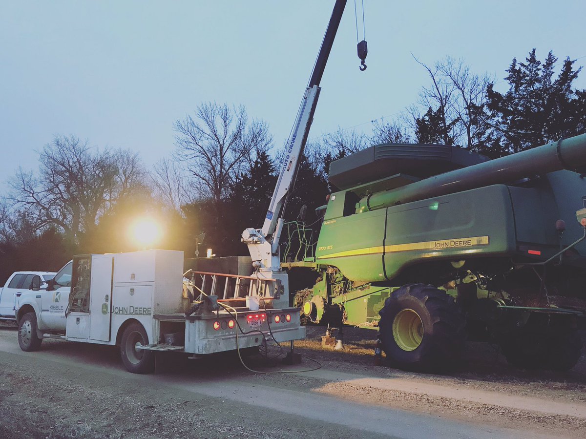 KibbleEquipment's tweet photo. #Harvest18 has caused a lot of late nights and headaches...but we’re happy to help you get back in the field and back on track.

Keep up the great work everyone - your hard work and persistence does not go unnoticed. We appreciate all you do! https://t.co/Z59qYVNLSm