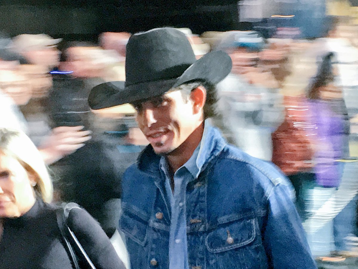 WranglerNetwork's tweet image. Stars are out. 💫 Whose night will it be?

#lasvegas #PBR #PBRFinals