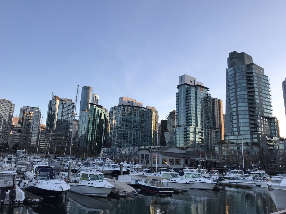 Lahondere_Lab's tweet photo. Conference with a view π - Ready for #EntSoc18 π¦ ! Canβt wait to hear about exciting research, meet new people and see old friends! #entomology #ESA #HelloVancouver https://t.co/htSpKGZ1Kj
