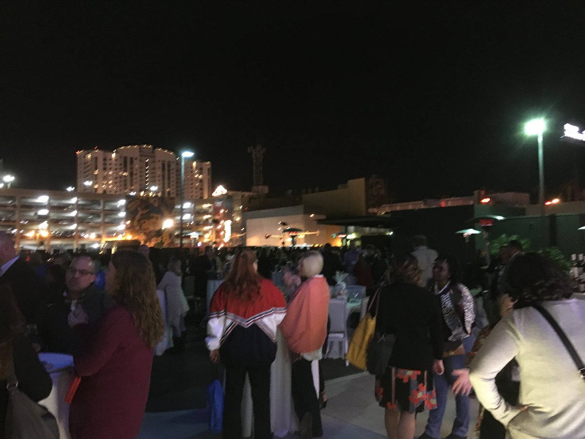 PAYOChapters's tweet photo. Nothing like a cocktail party in Vegas to celebrate the end of an amazing event! #APACLS https://t.co/ojfNaff05R