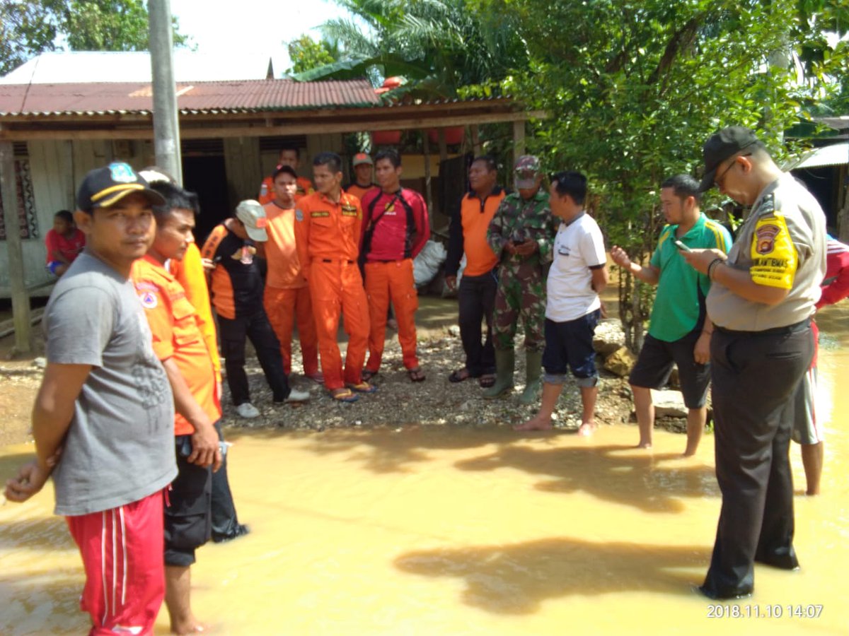 Waspada bencama banjir bersama kades tj bojo dan kapolsek tungkal ulu