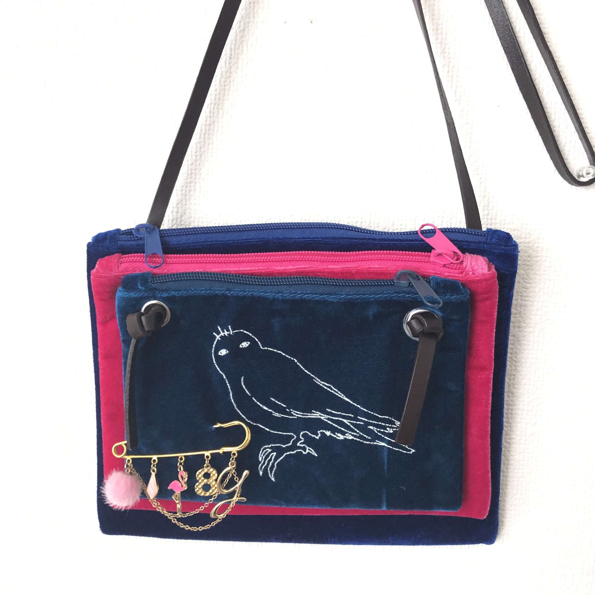 【美品】米津玄師 flamingo 3連ポーチ Amazon.co.jp: 米津玄師 3連ポーチ Flamingo : おもちゃ