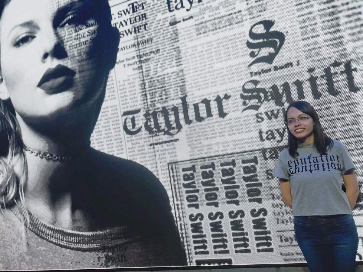 dancing_withtay's tweet photo. I love this album. I'll never stop listening, supporting and loving this album because changed my life. @taylorswift @taylornation #1YearOfReputation #1YearofREP https://t.co/avo9SdAl4T