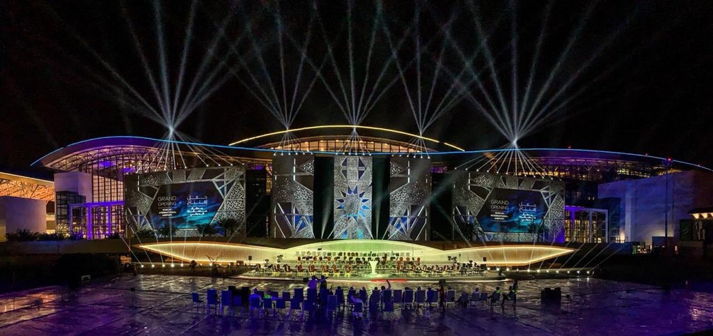 مشاريع عمان |
ترقب وانتظار لـ الحفل الرسمي لـ افتتاح #مطار_مسقط_الدولي الجديد .
 الحفل سيبث مباشرةً على قناة عُمان
في الساعة السابعة من مساء هذا اليوم .