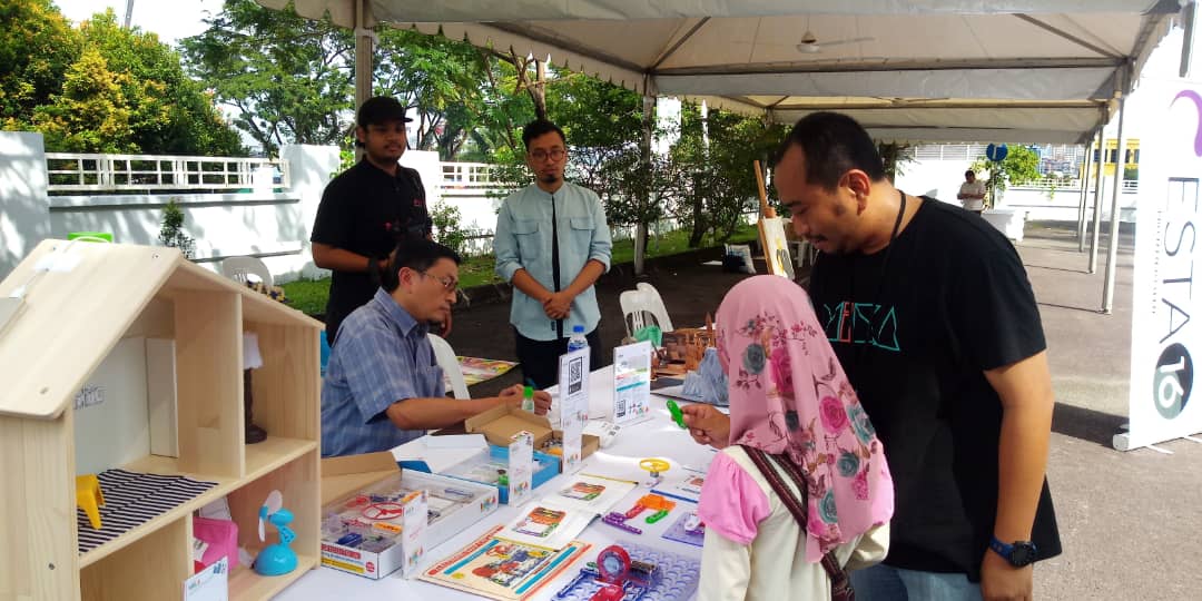 project_mika's tweet photo. #projectmika @ Hari Puteri Peringkat Kebangsaan 2018 | Pergerakan Puteri Islam Malaysia

📝 Register your child now! at
https://t.co/I7NqHRllFL

#mikalearnplay
#mdec
#mtdc
#myedtech

@mymdec @mtdc @mazlan_abbas @zahlanZ @budakserting @yasminMDEC @lizasahar76 @hizamkadir @norhalim https://t.co/iSSOSvtc2L