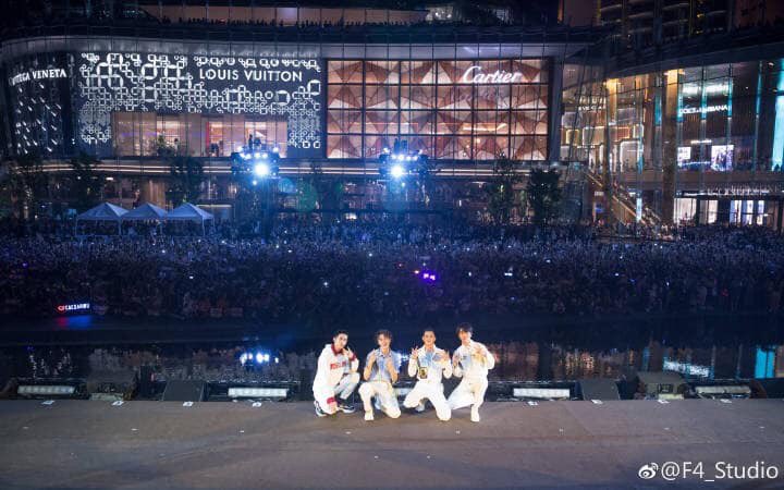 dylanwangmm's tweet photo. [PHOTOS][Weibo]
181111

F4 studio Weibo Update 💞

#DylanWangMyanmar #王鹤棣Myanmar #MeteorGarden2018 #DaoMingSi #dylanwangmm https://t.co/qWoNPUCHTb