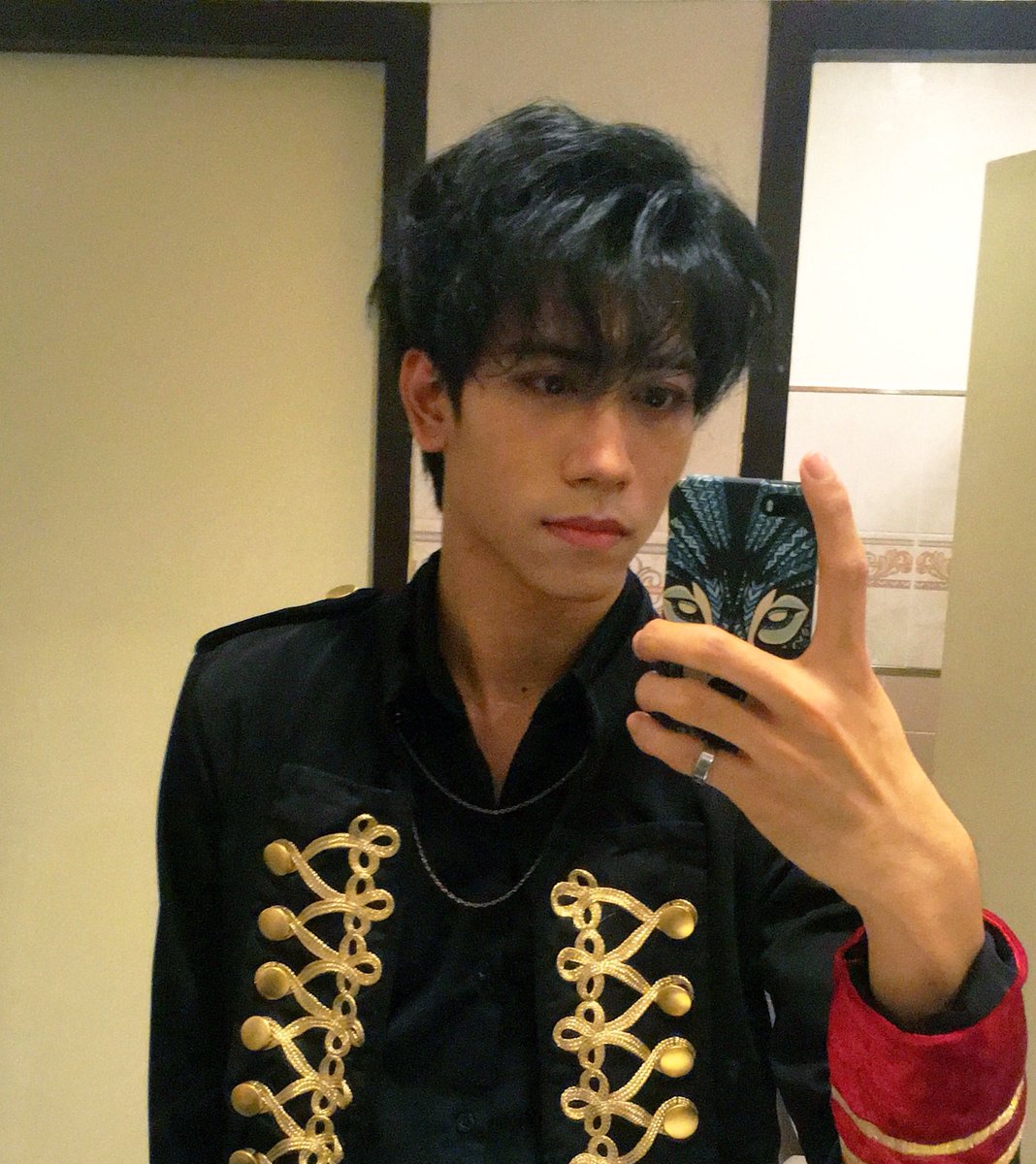 DBHbook's tweet photo. เมื่อวานไม่ได้ถ่ายรูปตัวเองเลย 😂 คือเข้าไปถ่ายในห้องน้ำรูปเดียวละก้อยู่ในงานเพลินเลย 5555
ฝากไอจีด้วยนะค้าบ @dbhbook
#ตลาดนัดสวนเเครอท #ตลาดนัดสวนแครอท2018 #SCRMK2018
#The8 #Decentri cover Seventeen https://t.co/0KUUTHOtEu