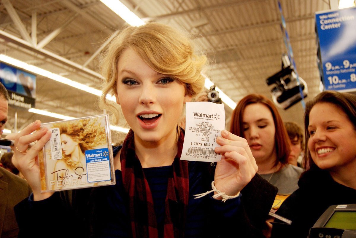 Taylor Swift News On Twitter Throw 10 Years Ago Today Taylor