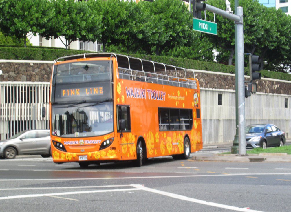 アイマン Jcbカードの2階建てバス ピンクラインはワイキキとアラモアナセンター往復用 レッドラインはハワイ歴史観光コース用のバス The Bus オアフ トランジット サービシズ社が運営するホノルル市の公営バス 連接バスもある T Co アイマン Jcbカードの2階建てバス ピンクラインはワイキキとアラモアナセンター往復用 レッドラインはハワイ歴史観光コース用のバス The Bus オアフ トランジット サービシズ社が運営するホノルル市の公営バス 連接バスもある T Co