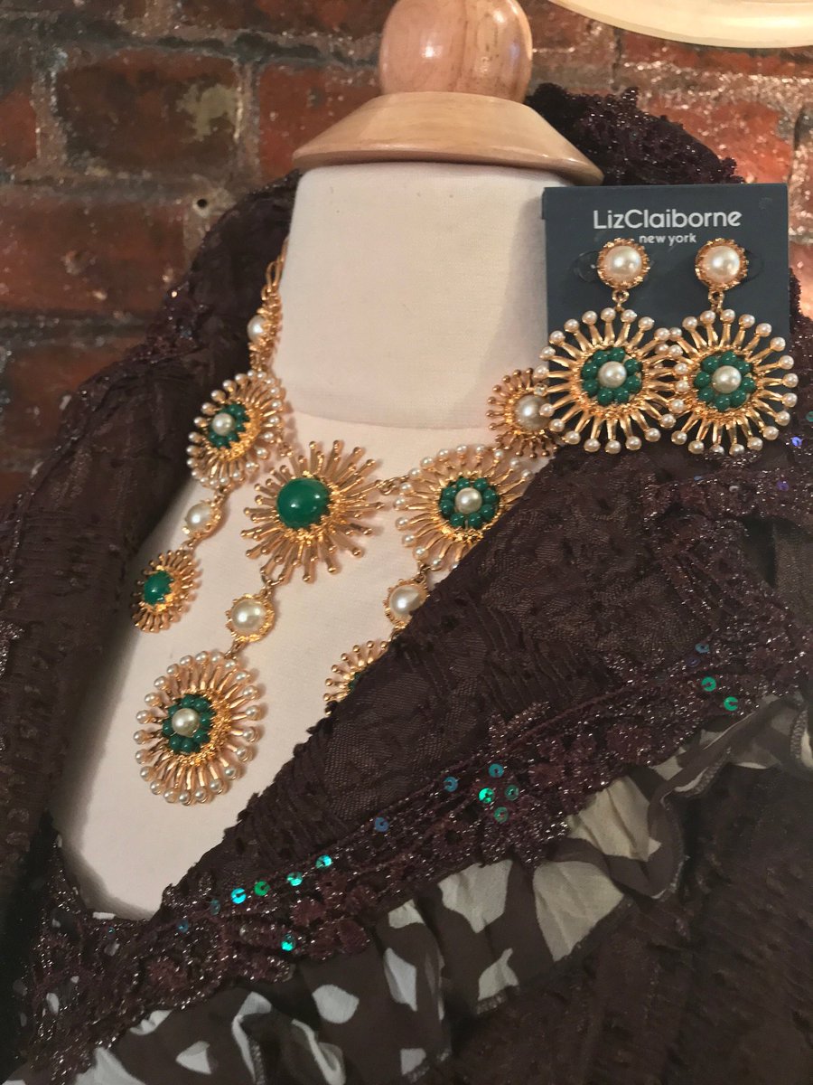 my #etsy shop: #Vintagejewelry  #LizClaiborne #Sunburst Green  & Pearl  #Statement #NecklaceEarringSet #1980s #designerBling #Unworn #mysoulrepair #martamichaud  etsy.me/2zIuQFe