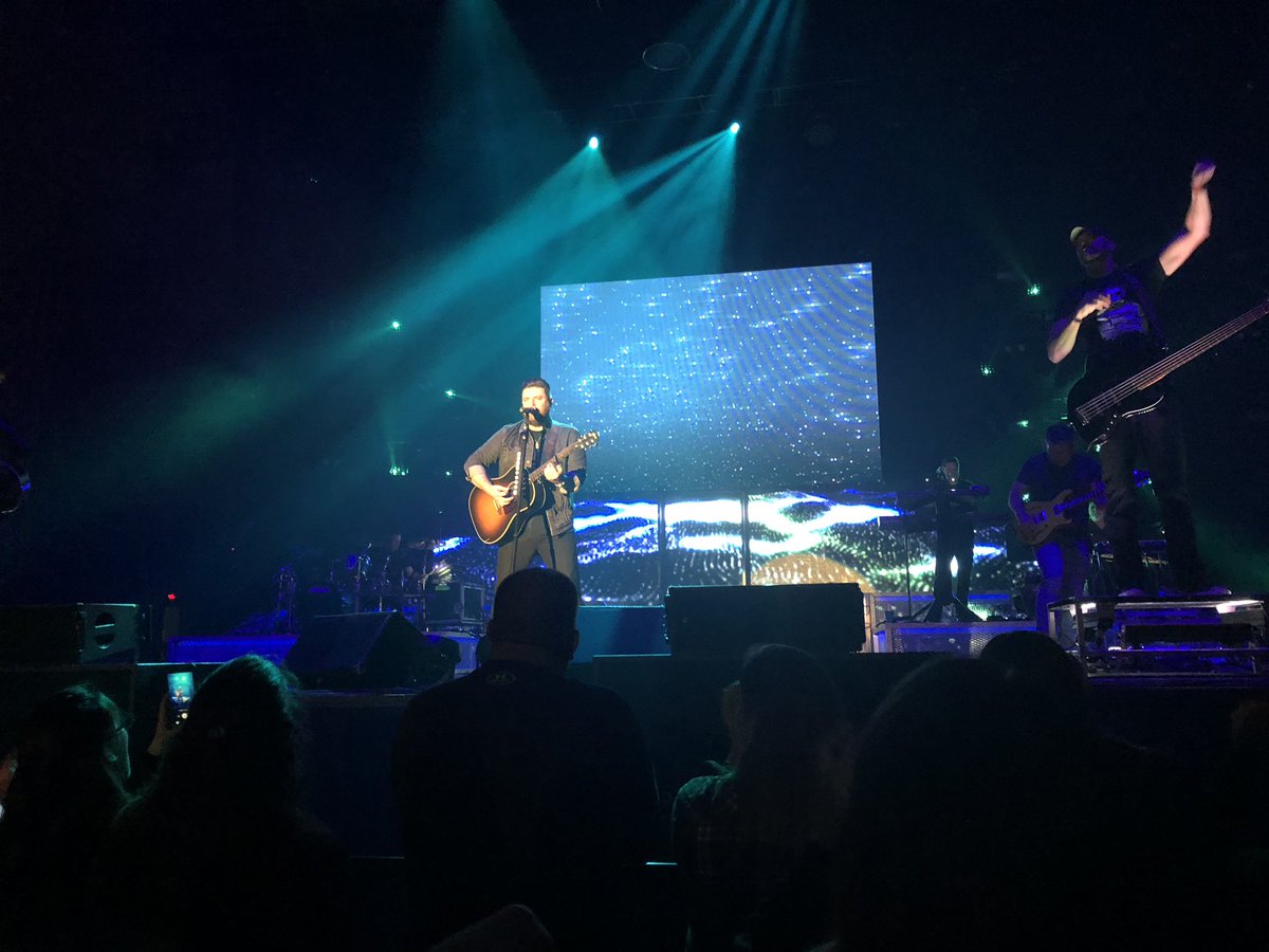 aek11792's tweet photo. Amazing night @ChrisYoungMusic https://t.co/ZlwX0k7BC8