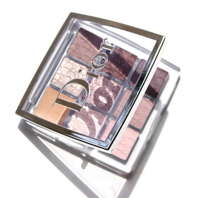 makeuptipsdigit's tweet image. If it's good enough for Meghan Markle it's good enough for us. Did you know the actress turned duchess wore a selection of Dior Backstage products for her wedding including the Eye Palette in Warm Neutrals. 
#CREATEDBYUS

#makeuplook #beauty #makeupinspi… ift.tt/2OCA2zL