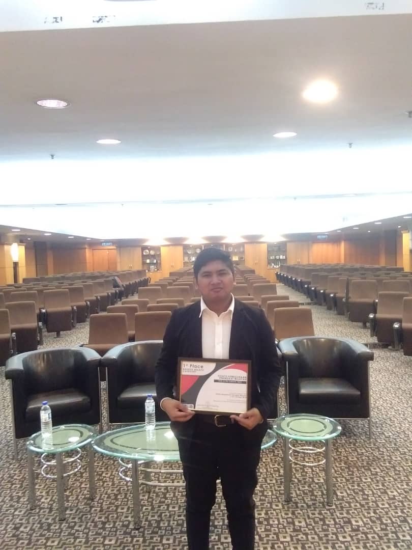 srcuniklmidi_'s tweet photo. TAHNIAH
Pelajar UniKL MIDI, @Putera___ Ezzarif telah berjaya merangkul tempat pertama dalam Pertandingan Pidato Kenegaraan peringkat Wilayah Persekutuan.
#WeAreUniKL
#We4Asia https://t.co/1cDgGOK6Uw