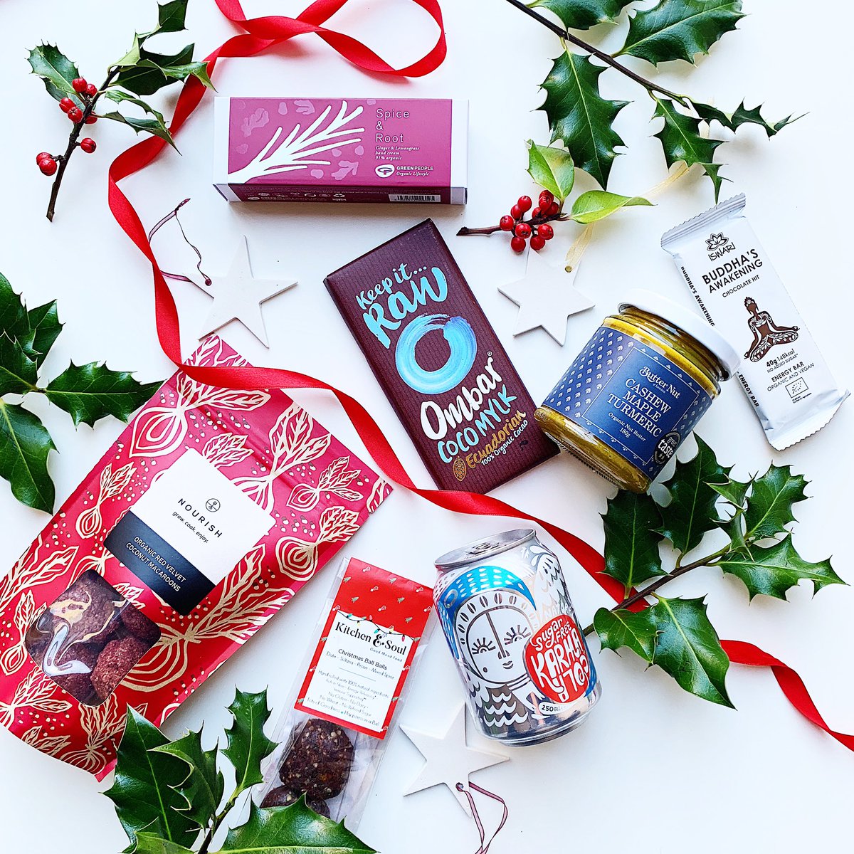 ⛄️ Christmas Teaser No.2 ⛄️ •
•
See the full line up in all its glory AND pre-order yours from TOMORROW MONDAY 12th!...boxes will be sent out from Dec 1st 👏🏻👏🏻👏🏻🎅🏻🎄Explore Lifebox @ 👉🏻 bit.ly/getalifebox #christmasgifts #giftideas #foodbox #foodhamper